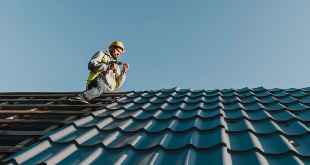 How to Choose the Right Commercial Roofing System for Your Building